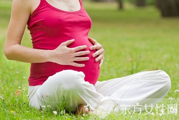 19个孕妇瑜伽动作指南 让你轻松做好助产准备