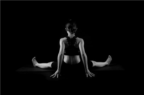 瘦胳膊的瑜伽减肥动作 这些动作可以瘦腿