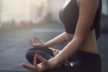 初学者瑜伽应该练习什么？先从呼吸开始