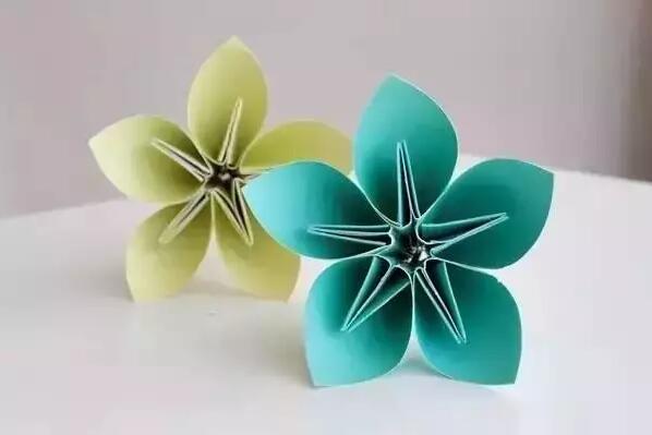 几种简单的折纸花朵教程图解