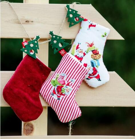 DIY圣诞节袜子树教程