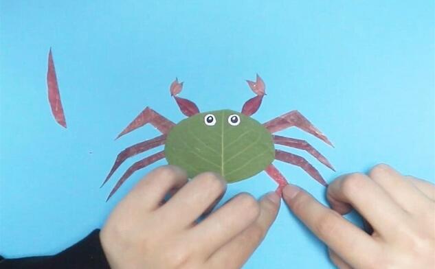 树叶贴画螃蟹制作方法简单又好看