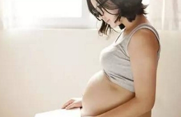孕妇预产期宫缩有哪些症状？孕晚期宫缩如何缓解？
