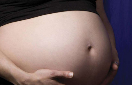 临近预产期，为了胎儿的顺利出生不能做什么？