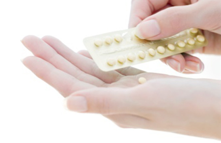 吃避孕药会导致月经提前来吗 避孕药的危害你了解多少？