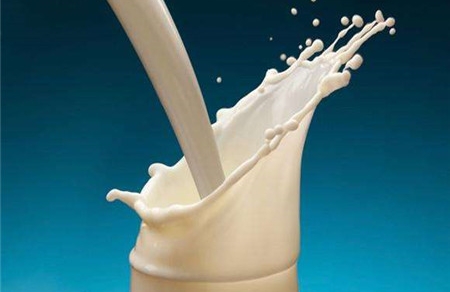 初产妇可以喝牛奶吗 牛奶选择很重要