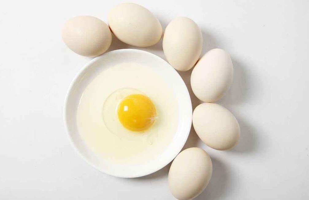 宝宝喝酸奶能吃鸡蛋吗 酸奶鸡蛋能一起吃吗