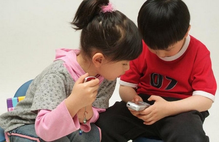 孩子玩手机特别疯狂怎么办？