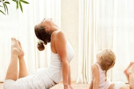 3个瑜伽动作，让你的身体更轻松，气色更好