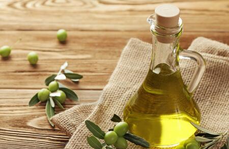油性皮肤能用橄榄油擦脸吗
