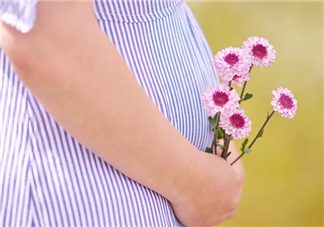 孕期散步时宝宝在干嘛 孕期散步有助于顺产吗