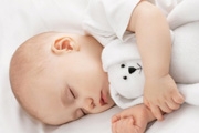 新生婴儿睡觉不踏实是什么原因？应该怎么办