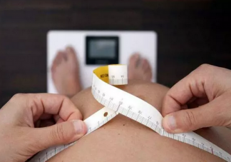 怀孕体重比孕前体重轻是怎么回事 怀孕体重变轻正常吗