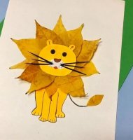 树叶画手工贴画，秋天落叶拼成的小狮子