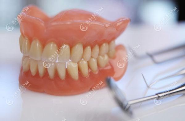 半口/全口吸附式活动假牙多少钱?BPS吸附性义齿价格在8千-2万