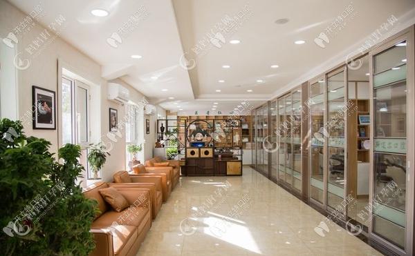 通辽斯迈尔口腔门诊部(百花店)