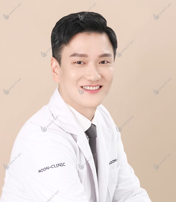 韩国moon皮肤科朴文洙院长