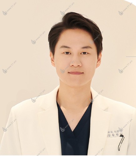 韩国pind皮肤科黄钟益医生